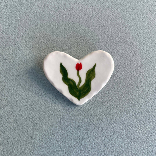 Tulip brooche: White heart tulip