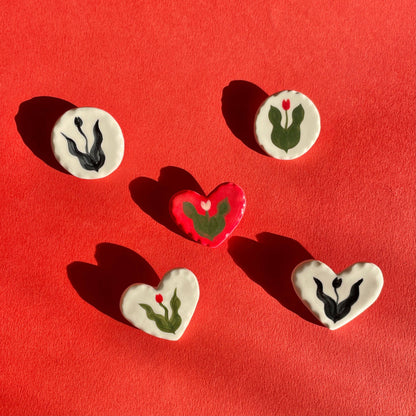 Tulip brooche: White round tulip