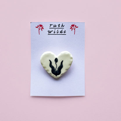 Tulip brooche: White heart black tulip